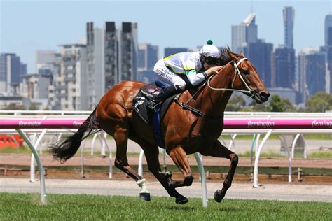 Pakenham Cup .